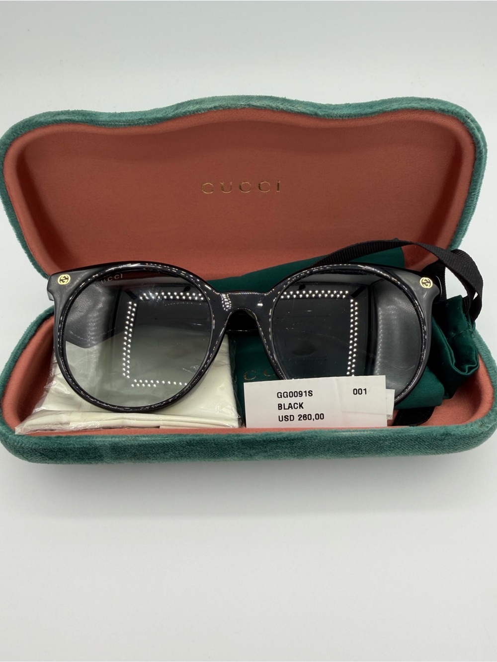 Gucci GG0091S Oversized Round Sunglasses Black Gradient Lens Bee Detail Full Set - Picture 2 of 6